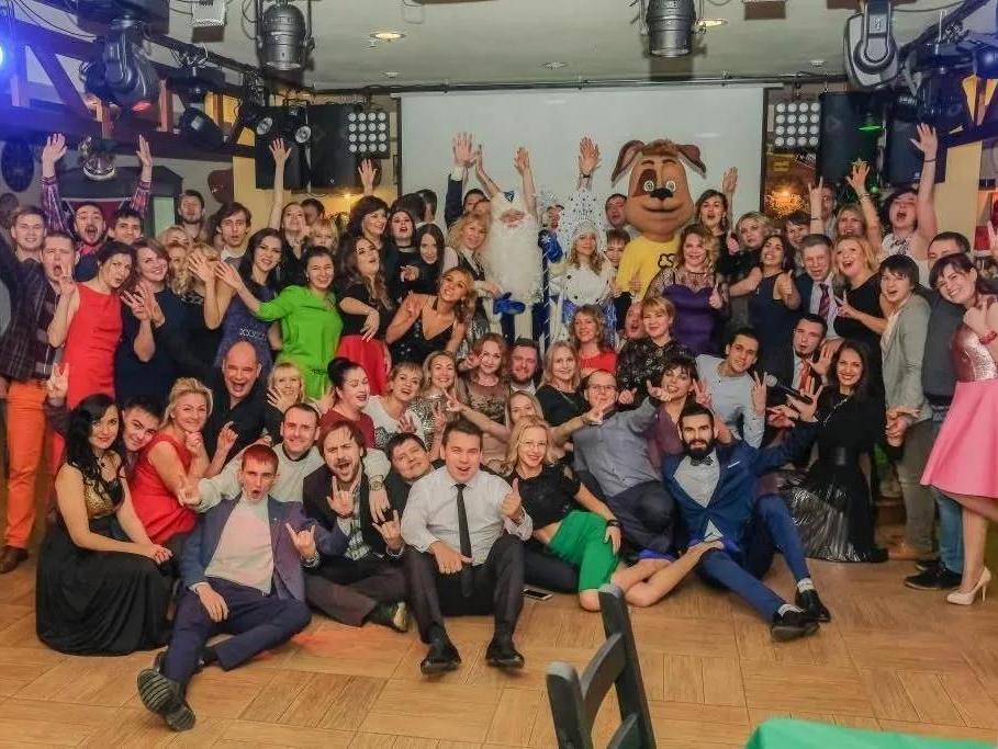 Поздравление милых дам в компании Авира для профессионалов своего дела.