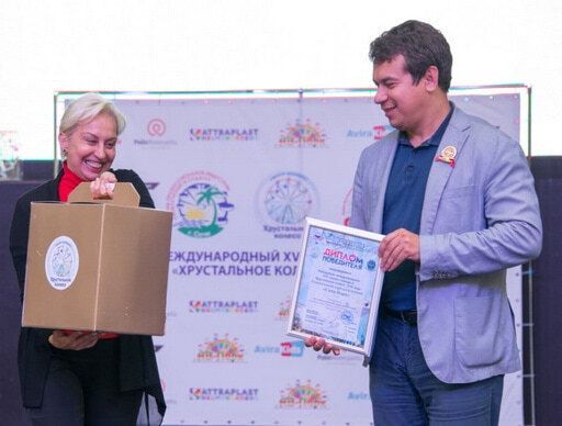 Авира спроектировала и изготовила лучший парк развлечений по мнению жюри смотр-конкурса "Хрустальное колесо". Авира спроектировала и изготовила лучший парк развлечений по мнению жюри смотр-конкурса "Хрустальное колесо".