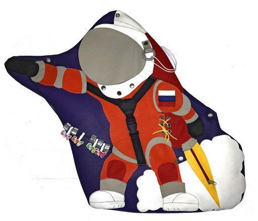 Космонавт игрушка настенная дидактическая