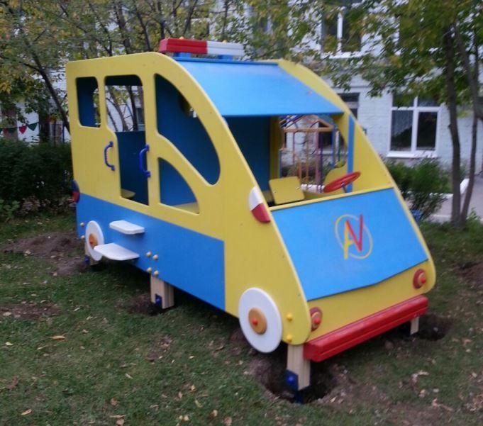 Машинка деревянная для детского сада.