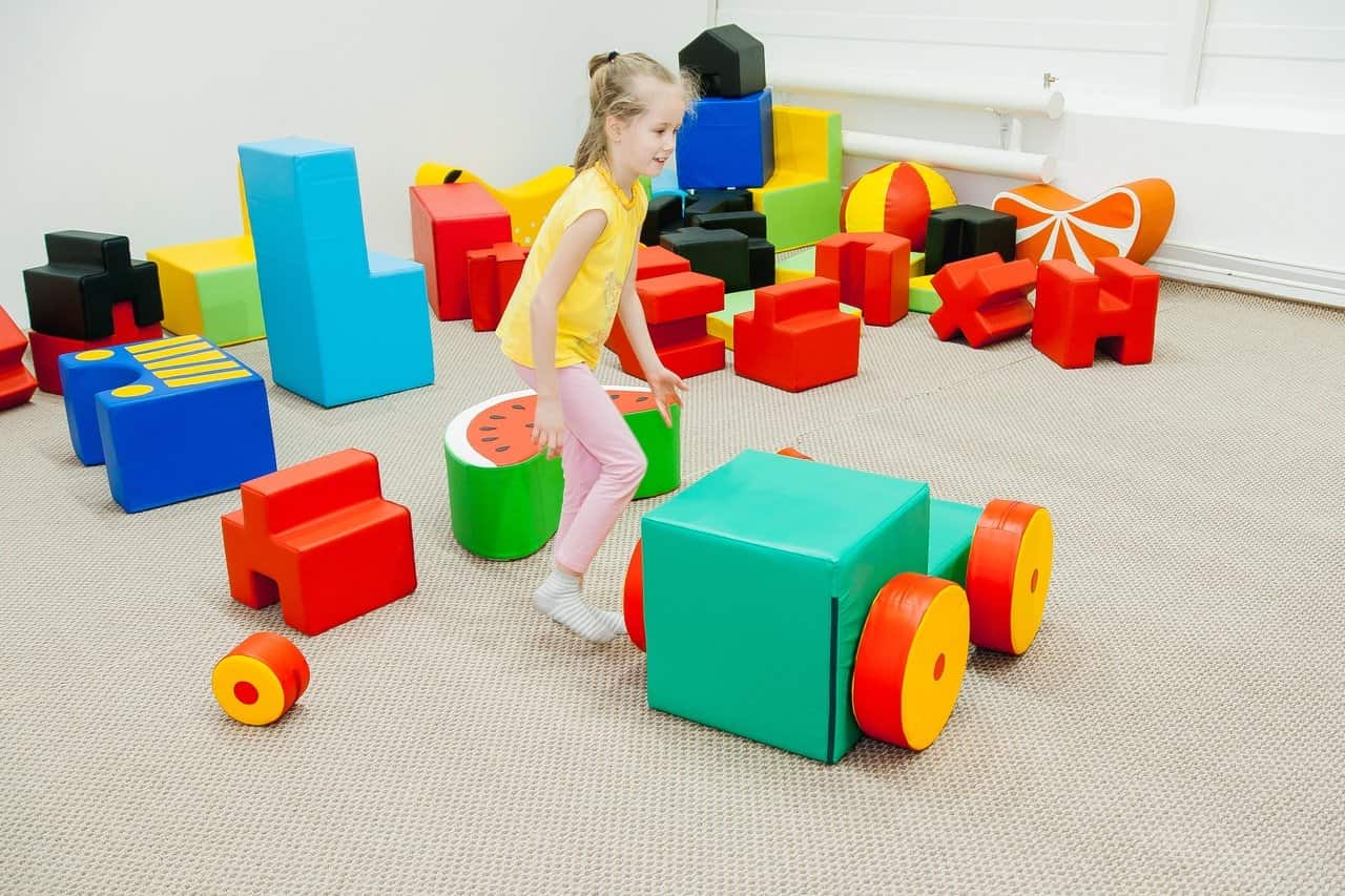Мягкие модули для детей в игровой комнате от Авира.