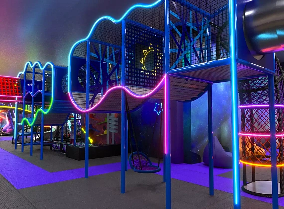 Детский центр «Звёздный Путь» c неоновой подсветкой Фото 5