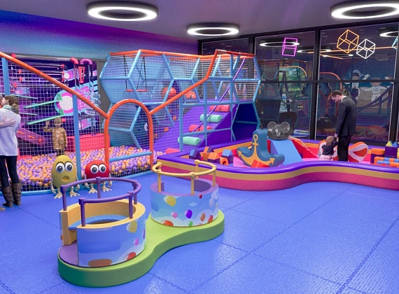 Семейный центр «Квантум Парк» в трендовом дизайне Фото 3