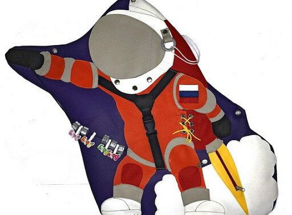 Космонавт игрушка настенная дидактическая