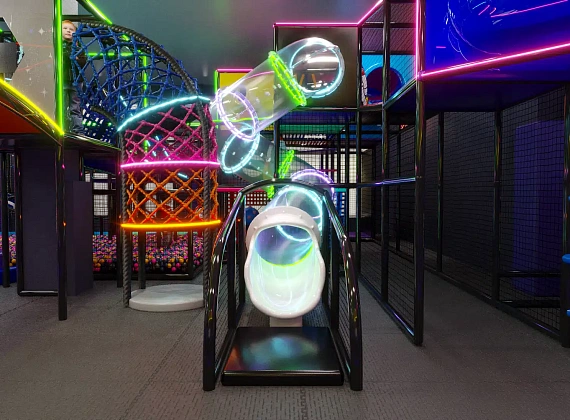 Детский центр «Звёздный Путь» c неоновой подсветкой Фото 3