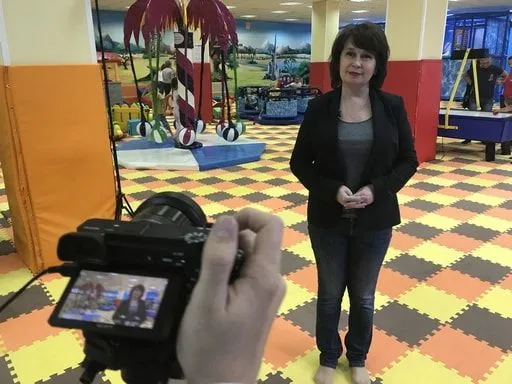 Директор детского развлекательного центра рассказала о предпосылках открытия бизнеса. Директор детского развлекательного центра рассказала о предпосылках открытия бизнеса.