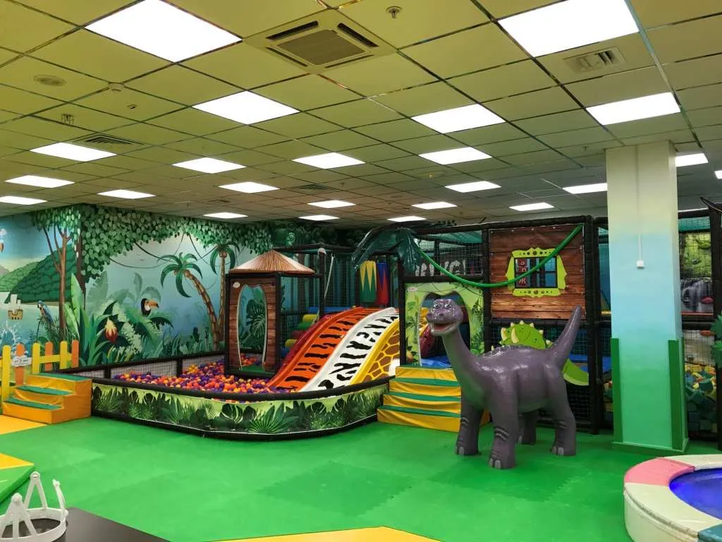 Игровое пространство для детей в стиле джунгли.