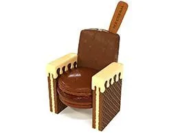 Стеклопластиковый трон «Шоколад»
